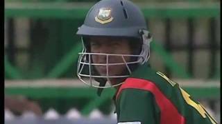 Chaminda Vaas Hat Trick 2003 World Cup 1st 3 balls of the match [upl. by Riordan46]