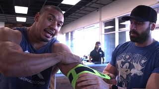 HOW TO PROPERLY USE WRIST WRAPS AND ELBOW WRAPS [upl. by Carlos]