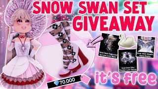 GET THE SNOW SWAN SET FOR FREE Royale High Updates 2023 [upl. by Aniar]