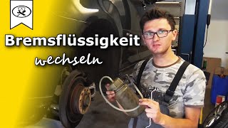 Bremsflüssigkeit wechseln  Brake fluid To Change  VitjaWolf  Tutorial  HD [upl. by Meirrak]