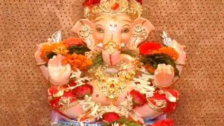 Aala Aala Gauricha Sut Ganraya  Ganpati Marathi Devotional Song [upl. by Ruelle652]