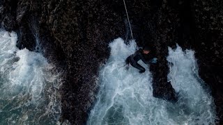 La dura jornada de los percebeiros gallegos  NATIONAL GEOGRAPHIC ESPAÑA [upl. by Rolland521]