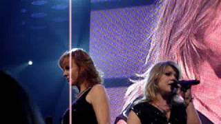 Kelly Clarkson amp Reba McEntire Because Of You [upl. by Amalbergas]