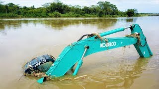 Excavator Accident Sink Underwater Heavy Recovery Kobelco SK200 Extended [upl. by Artair]