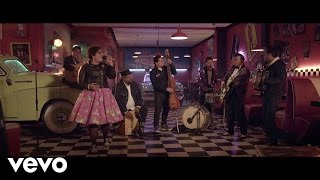 La Santa Cecilia  México Americano En Vivo ft Rebel Cats [upl. by Nnaaihtnyc]